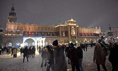 Choinka na Rynku, świąteczna iluminacja i zima. Turyści lubią to! - zdjęcie 8