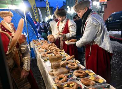 Bezpłatny karp, kapusta z grochem i zupa grzybowa. Nowa świąteczna tradycja - zdjęcie 12