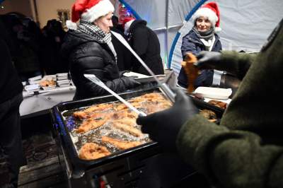 Bezpłatny karp, kapusta z grochem i zupa grzybowa. Nowa świąteczna tradycja - zdjęcie 7