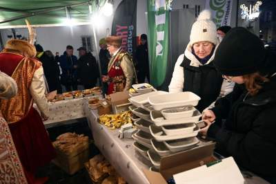 Bezpłatny karp, kapusta z grochem i zupa grzybowa. Nowa świąteczna tradycja - zdjęcie 11