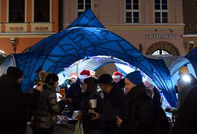 Bezpłatny karp, kapusta z grochem i zupa grzybowa. Nowa świąteczna tradycja - zdjęcie 19