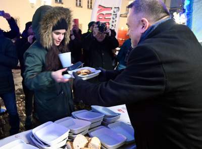 Bezpłatny karp, kapusta z grochem i zupa grzybowa. Nowa świąteczna tradycja - zdjęcie 6