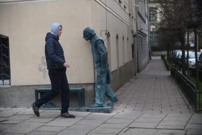 To po prostu fajny pomnik, Bohdan Smoleń wychodzi zza rogu - zdjęcie 4