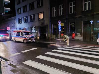 Zderzenie dwóch karetek na Al. Słowackiego - zdjęcie 5