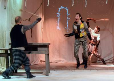 Podróże Guliwera dla dorosłych. Premiera w "Starym" - zdjęcie 6