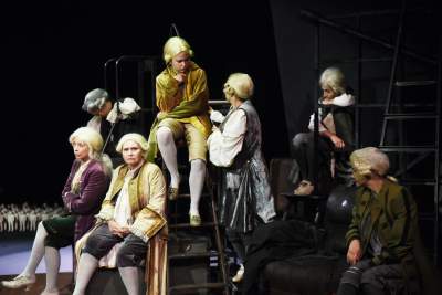 Podróże Guliwera dla dorosłych. Premiera w "Starym" - zdjęcie 8