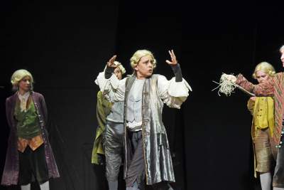 Podróże Guliwera dla dorosłych. Premiera w "Starym" - zdjęcie 11