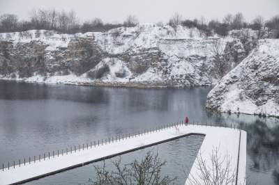 Uroki zimy na krakowskim Zakrzówku, pływanie na własną odpowiedzialność - zdjęcie 17