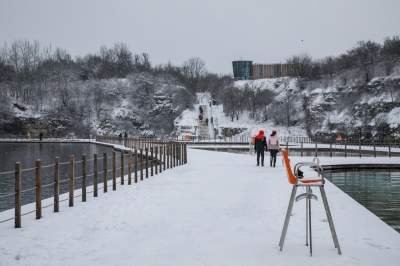 Uroki zimy na krakowskim Zakrzówku, pływanie na własną odpowiedzialność - zdjęcie 8