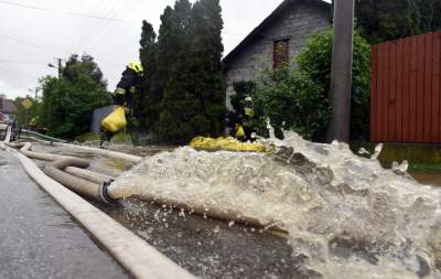Leje jak z cebra, podtopienia w Bieżanowie. Kiedy wyjrzy słońce? - zdjęcie 26