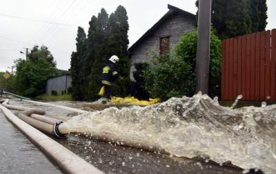 Leje jak z cebra, podtopienia w Bieżanowie. Kiedy wyjrzy słońce? - zdjęcie 25