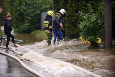 Leje jak z cebra, podtopienia w Bieżanowie. Kiedy wyjrzy słońce? - zdjęcie 15