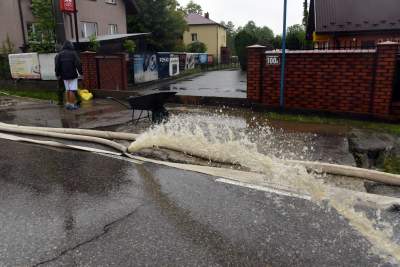 Leje jak z cebra, podtopienia w Bieżanowie. Kiedy wyjrzy słońce? - zdjęcie 10