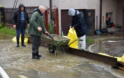 Leje jak z cebra, podtopienia w Bieżanowie. Kiedy wyjrzy słońce? - zdjęcie 9