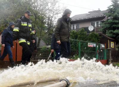 Leje jak z cebra, podtopienia w Bieżanowie. Kiedy wyjrzy słońce? - zdjęcie 38