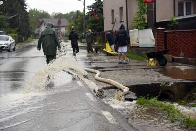 Leje jak z cebra, podtopienia w Bieżanowie. Kiedy wyjrzy słońce? - zdjęcie 8