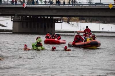Uwielbiają zimową kąpiel w Wiśle, tak wzmacniają swój organizm - zdjęcie 14