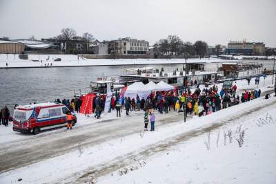 Uwielbiają zimową kąpiel w Wiśle, tak wzmacniają swój organizm - zdjęcie 1
