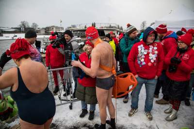 Uwielbiają zimową kąpiel w Wiśle, tak wzmacniają swój organizm - zdjęcie 4