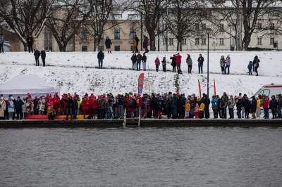 Uwielbiają zimową kąpiel w Wiśle, tak wzmacniają swój organizm - zdjęcie 9