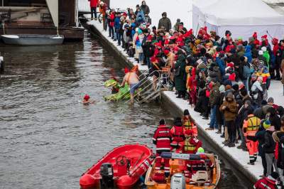 Uwielbiają zimową kąpiel w Wiśle, tak wzmacniają swój organizm - zdjęcie 5