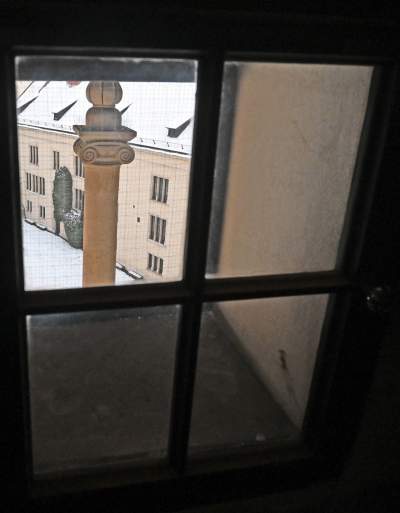 Wawelski strych niczym dworcowa hala, tu nie wpuszczają zwiedzających - zdjęcie 14