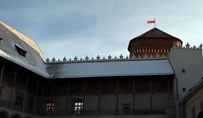 Wawelski strych niczym dworcowa hala, tu nie wpuszczają zwiedzających - zdjęcie 11