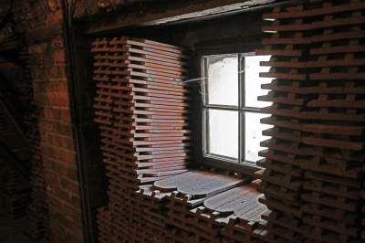 Wawelski strych niczym dworcowa hala, tu nie wpuszczają zwiedzających - zdjęcie 25