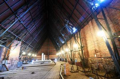 Wawelski strych niczym dworcowa hala, tu nie wpuszczają zwiedzających - zdjęcie 50