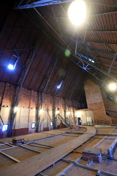 Wawelski strych niczym dworcowa hala, tu nie wpuszczają zwiedzających - zdjęcie 3