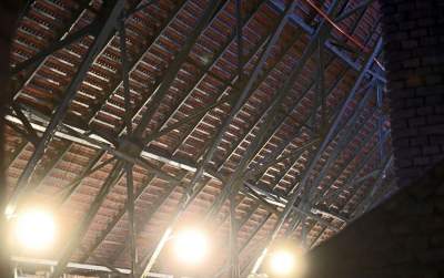 Wawelski strych niczym dworcowa hala, tu nie wpuszczają zwiedzających - zdjęcie 22