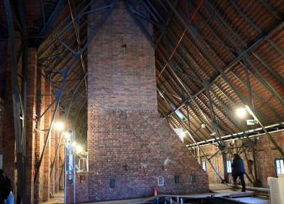 Wawelski strych niczym dworcowa hala, tu nie wpuszczają zwiedzających - zdjęcie 24