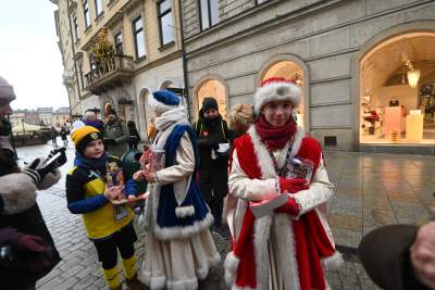 Anna Dymna jak zawsze wśród wolontariuszy, lubimy pomagać! - zdjęcie 14