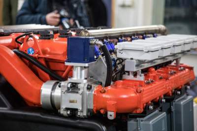 Prezentacja spalinowego silnika na wodór, sukces Politechniki Krakowskiej - zdjęcie 6