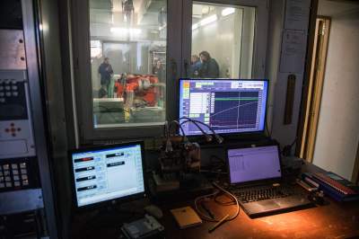 Prezentacja spalinowego silnika na wodór, sukces Politechniki Krakowskiej - zdjęcie 1