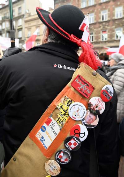Antyrządowy protest na placu Matejki, straszyli Niemcami - zdjęcie 16