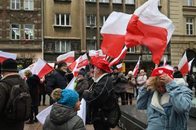 Antyrządowy protest na placu Matejki, straszyli Niemcami - zdjęcie 3