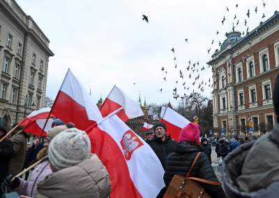 Antyrządowy protest na placu Matejki, straszyli Niemcami - zdjęcie 7