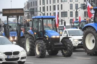 Niezły sprzęt mają nasi rolnicy, tak wyglądał protest na rondzie Matecznego - zdjęcie 23
