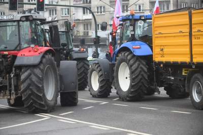 Niezły sprzęt mają nasi rolnicy, tak wyglądał protest na rondzie Matecznego - zdjęcie 20