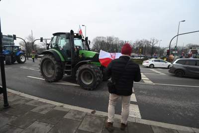 Niezły sprzęt mają nasi rolnicy, tak wyglądał protest na rondzie Matecznego - zdjęcie 13