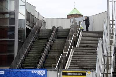 To się dzieje naprawdę: tak znikają nieruchome ruchome schody - zdjęcie 3