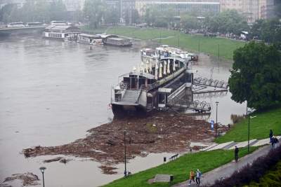 Woda powoli opada, ale sprzątania będzie sporo... - zdjęcie 35
