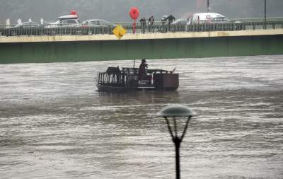Woda powoli opada, ale sprzątania będzie sporo... - zdjęcie 27
