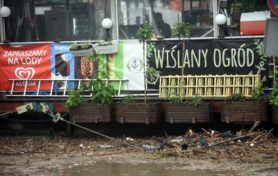 Woda powoli opada, ale sprzątania będzie sporo... - zdjęcie 13