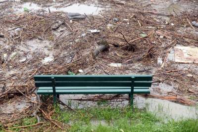 Woda powoli opada, ale sprzątania będzie sporo... - zdjęcie 7