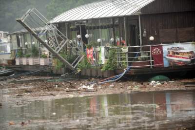 Woda powoli opada, ale sprzątania będzie sporo... - zdjęcie 19