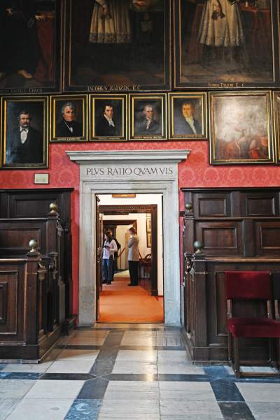 Tu nadawane są doktoraty honoris causa i profesury honorowe UJ - zdjęcie 47