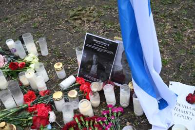 Protest przed rosyjskim konsulatem po śmierci Nawalnego - zdjęcie 3