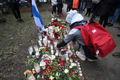 Protest przed rosyjskim konsulatem po śmierci Nawalnego - zdjęcie 14